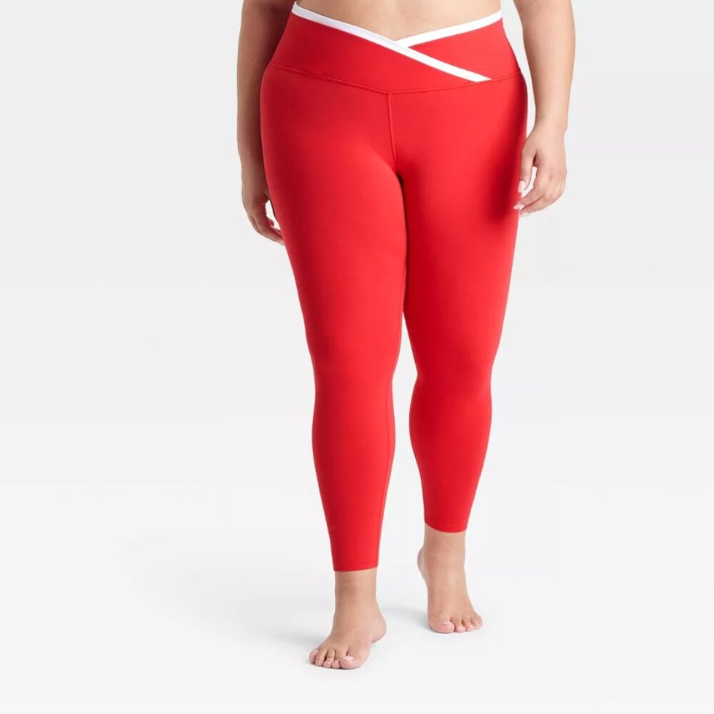 All In Motion Women's XXL Everyday Soft High-Rise Piped V-Waistband 7/8 Leggings